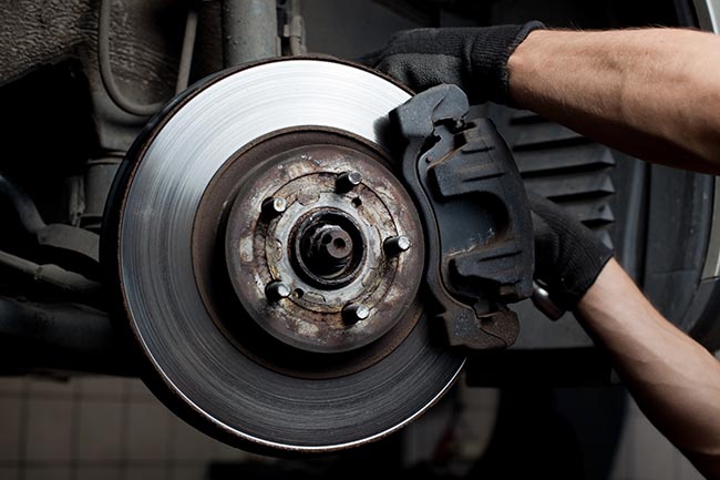 Four Warning Signs That it is Time for a Brake Check-Up